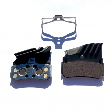 Shimano N04C resin disc brake pads with cooling fin - out of packaging