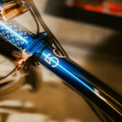 Brompton C Line 12-speed Mid - 1975 Edition - showing 50 logo