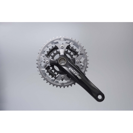 Shimano FC-M590 Deore 2 piece design chainset, 9-speed - 44 / 32 / 22T black 175 mm