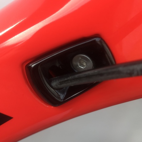 Orbea cable guide - one hole close view in the Occam AM